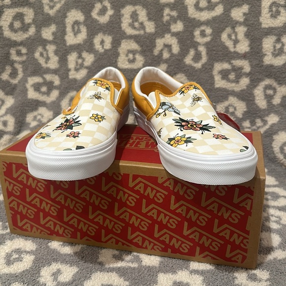 New 🆕 Vans Classic Slip-On (Cottage Check Floral Yellow White) Sneaker 😍 - Picture 12 of 17